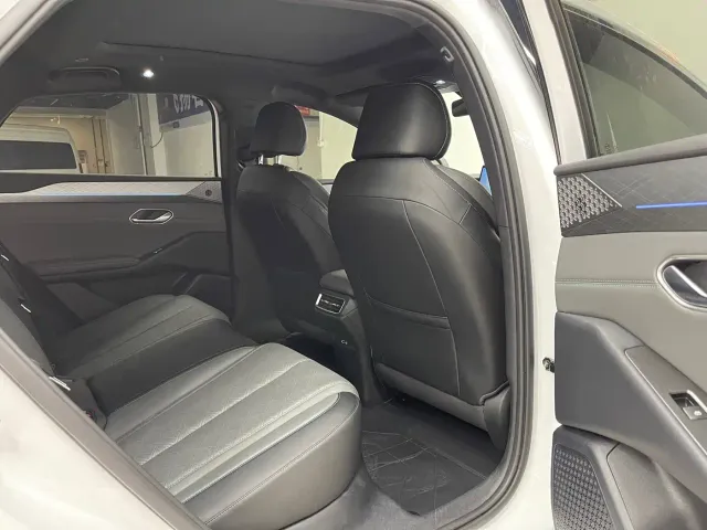 BYD Qin L — Фото автомобиля 11