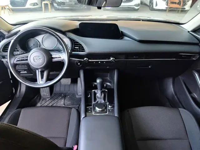 Mazda Axela — Фото автомобиля 9
