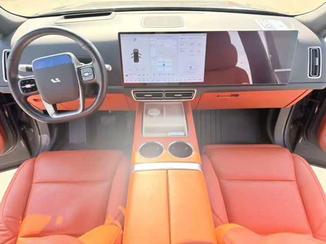 Li Auto L8 — Фото автомобиля 8