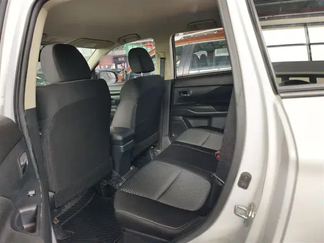 Mitsubishi Outlander — Фото автомобиля 17