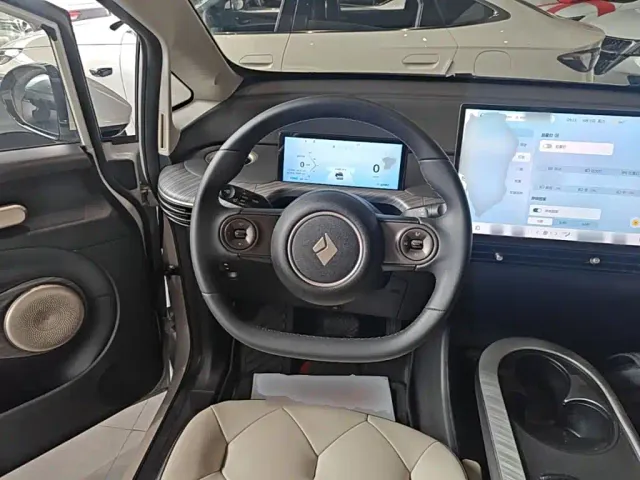 Baojun Cloud — Фото автомобиля 10