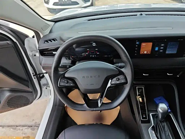Roewe i5 — Фото автомобиля 10