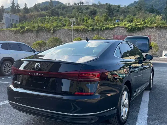 Volkswagen Passat — Фото автомобиля 5