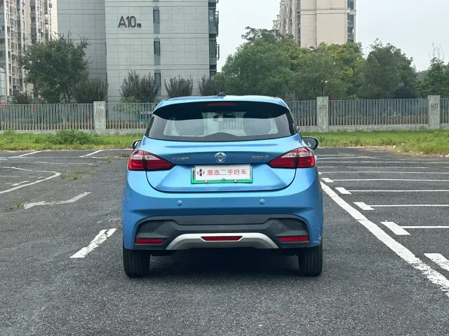 JMEV EV3 — Фото автомобиля 5