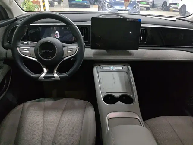 BYD Sealion 05 EV — Фото автомобиля 9