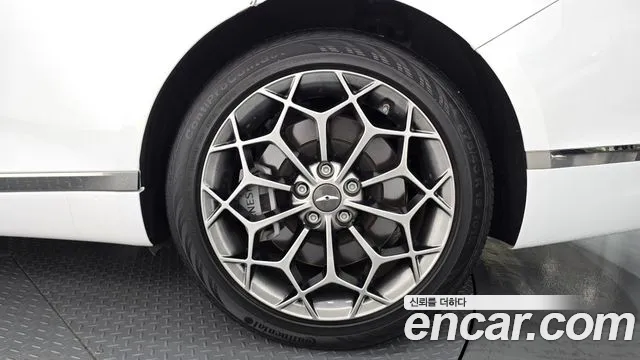 Genesis G80 Бензин 2.5 турбо AWD — Фото автомобиля 21