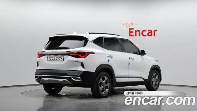 Kia Seltos — Фото автомобиля 2