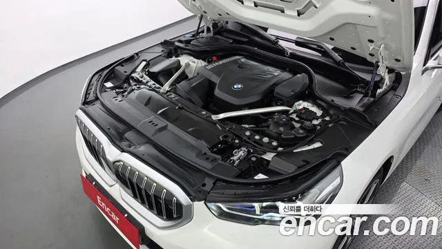 BMW 5-Series — Фото автомобиля 6