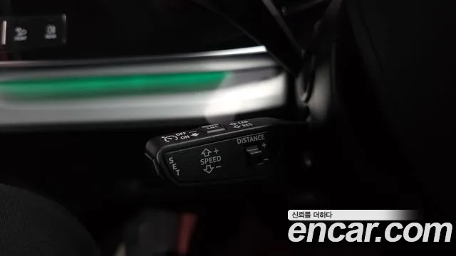 Audi Q8 55 TFSI quattro Premium — Фото автомобиля 27