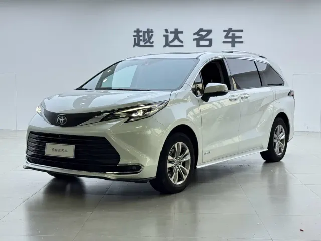 Фотография автомобиля — Toyota Sienna