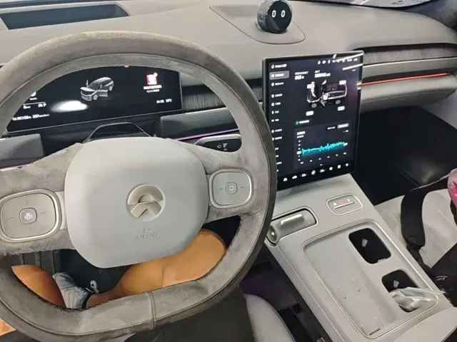 Nio ES8 — Фото автомобиля 9