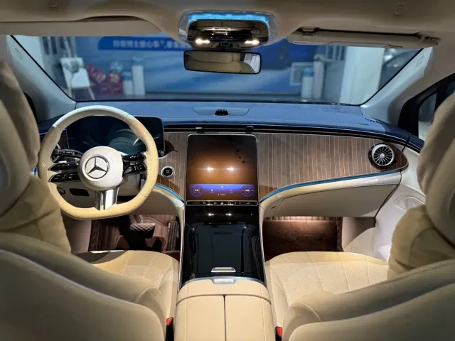 Mercedes-Benz EQE SUV — Фото автомобиля 5