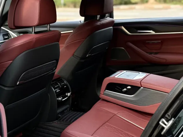 BMW 5 Series — Фото автомобиля 10