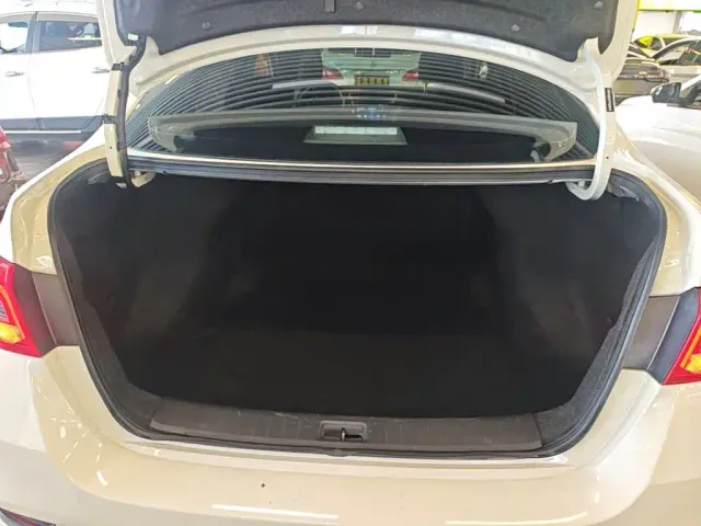 Nissan Sylphy — Фото автомобиля 18
