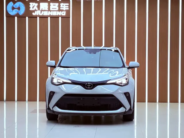 Toyota C-HR — Фото автомобиля 2