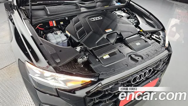 Audi Q8 55 TFSI quattro Premium — Фото автомобиля 5