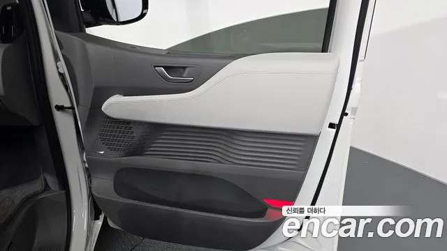 Hyundai Staria Staria 4WD Lounge 7 мест — Фото автомобиля 25