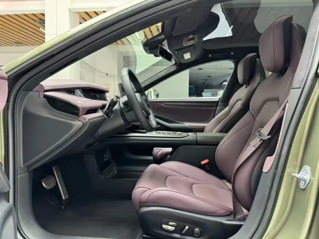 Xiaomi SU7 — Фото автомобиля 10