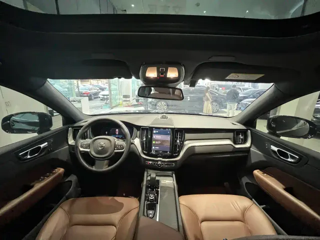 Volvo XC60 — Фото автомобиля 12