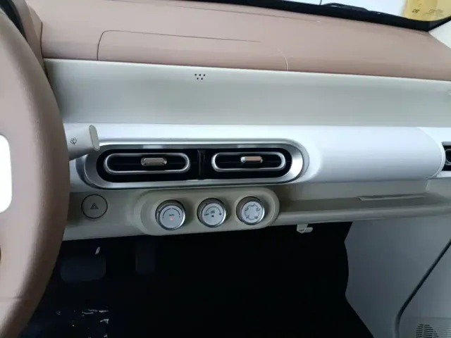 Wuling Hongguang Mini EV — Фото автомобиля 12