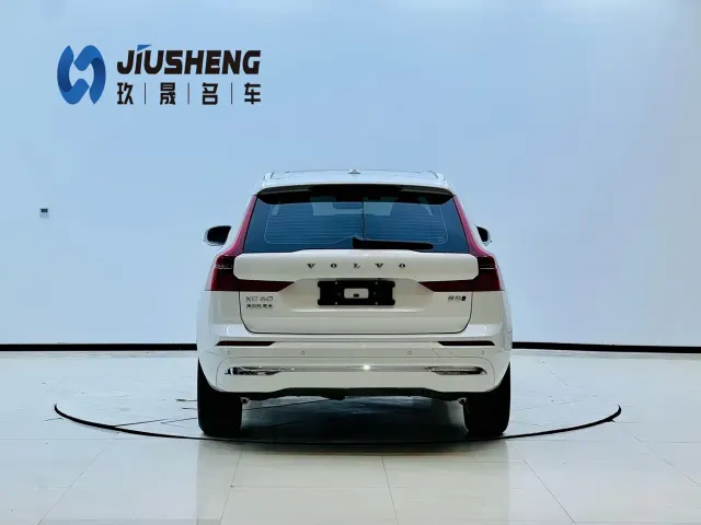 Volvo XC60 — Фото автомобиля 5