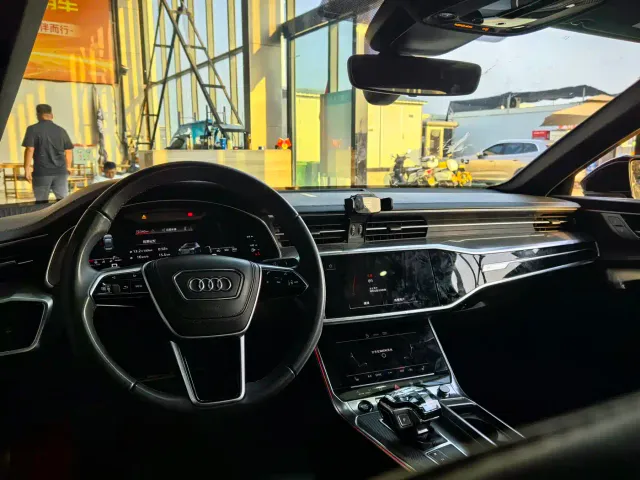 Audi A6L — Фото автомобиля 4