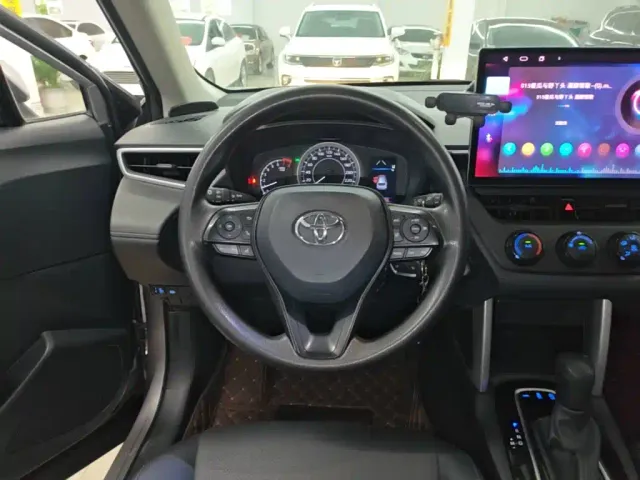 Toyota Corolla Cross — Фото автомобиля 10