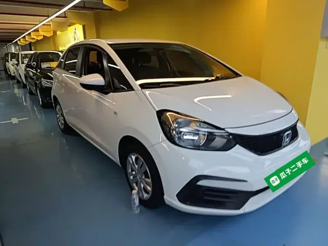 Honda Fit — Фото автомобиля 3