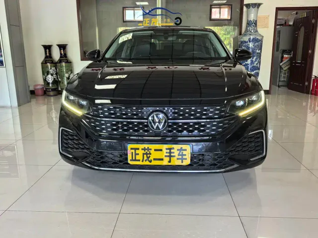 Volkswagen Passat — Фото автомобиля 2