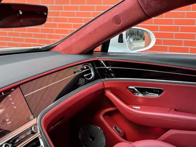 Bentley Flying Spur — Фото автомобиля 7