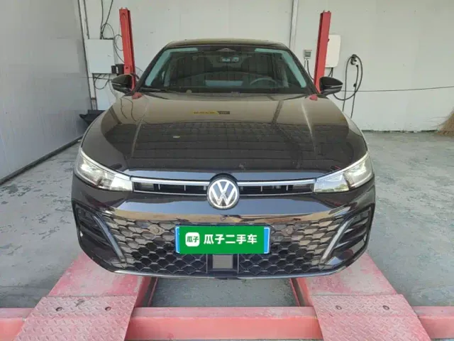 Volkswagen Passat — Фото автомобиля 2