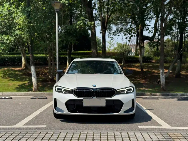 BMW 3 Series — Фото автомобиля 2