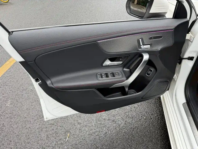 Mercedes-Benz A-Class — Фото автомобиля 6