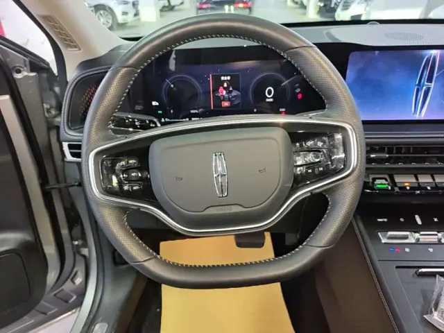 Lincoln Corsair — Фото автомобиля 10