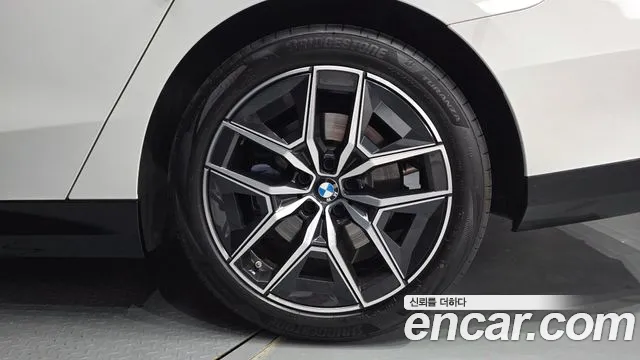 BMW 5-Series — Фото автомобиля 4