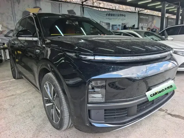 Li Auto L8 — Фото автомобиля 3