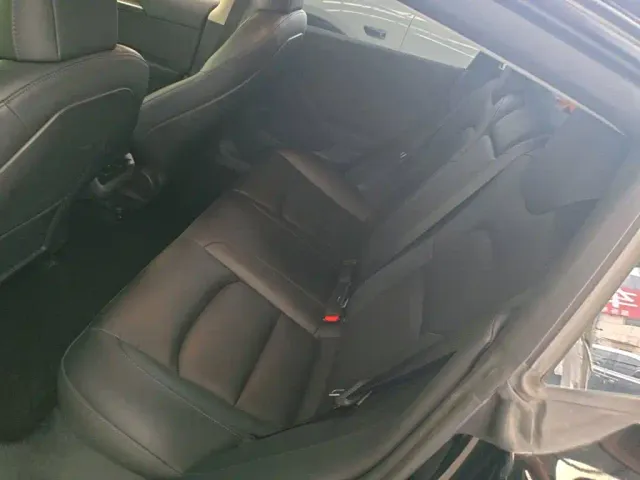 Tesla Model 3 — Фото автомобиля 16