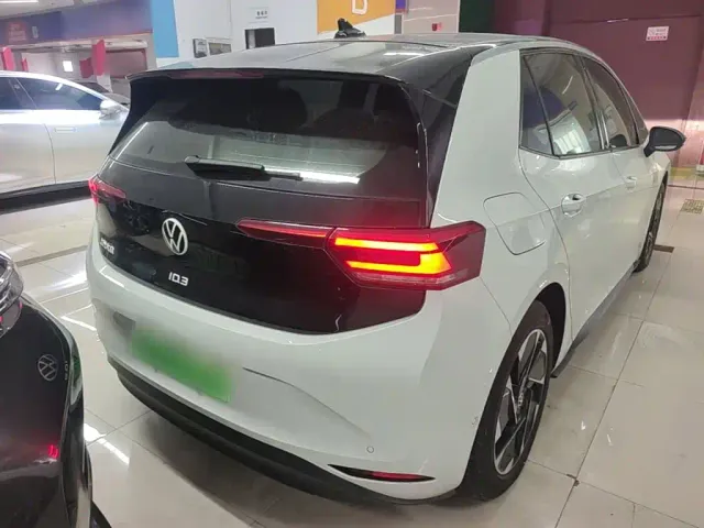 Volkswagen ID.3 — Фото автомобиля 5