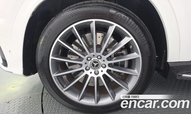 Mercedes-Benz GLE-Class — Фото автомобиля 5