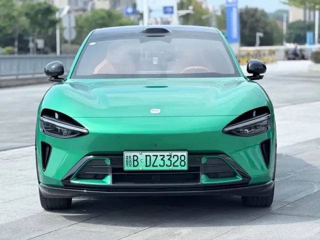 Xiaomi YU7 — Фото автомобиля 2