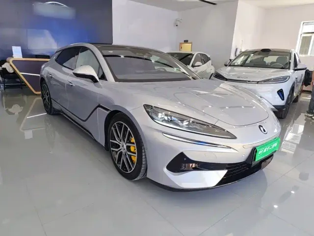 Denza Z9GT — Фото автомобиля 3