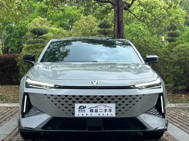 Changan UNI-V — Фото автомобиля 2
