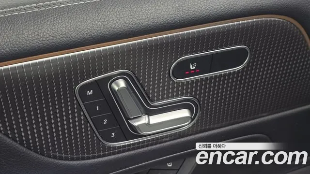 Mercedes-Benz GLB-Class — Фото автомобиля 30