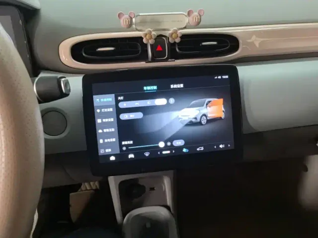 Leapmotor T03 — Фото автомобиля 12
