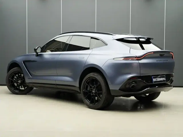 Aston Martin DBX — Фото автомобиля 4