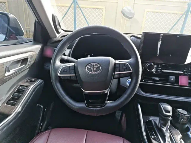 Toyota Highlander — Фото автомобиля 2