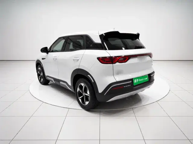 BYD Yuan UP — Фото автомобиля 4