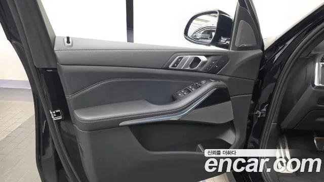 BMW X5 xDrive 40i M Sport — Фото автомобиля 24