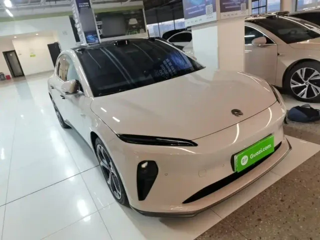 Nio ET5 — Фото автомобиля 3