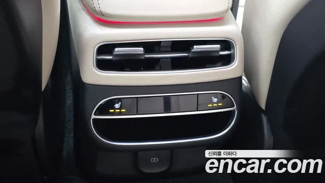 Genesis GV70 — Фото автомобиля 17